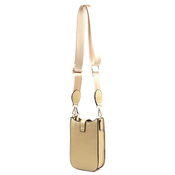 This Fleurish Jewelry mini saddle messenger bag is a must-have accessory for any - Picture 4 of 8